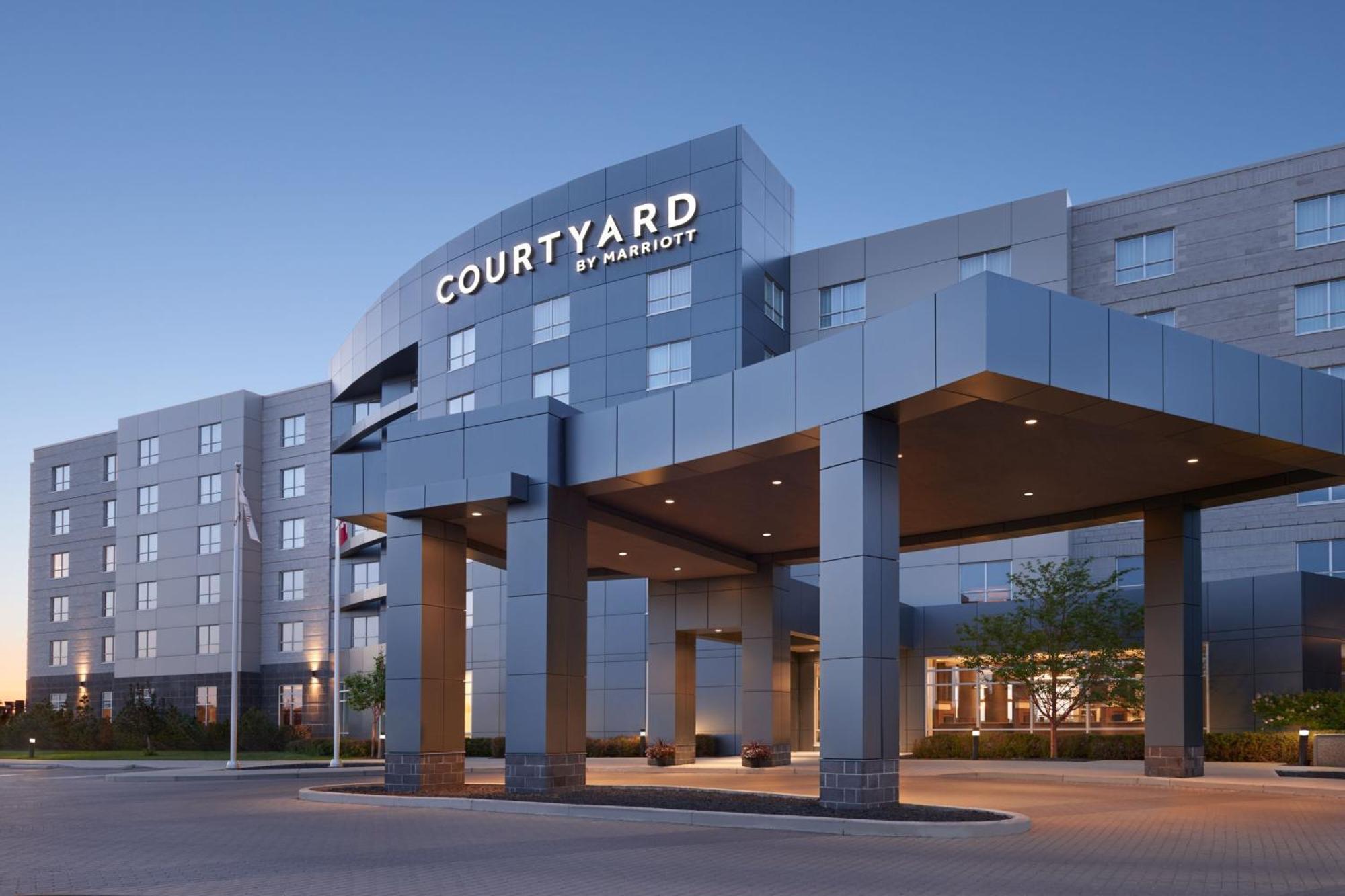 Hotel Courtyard By Marriott Calgary Airport Exterior foto