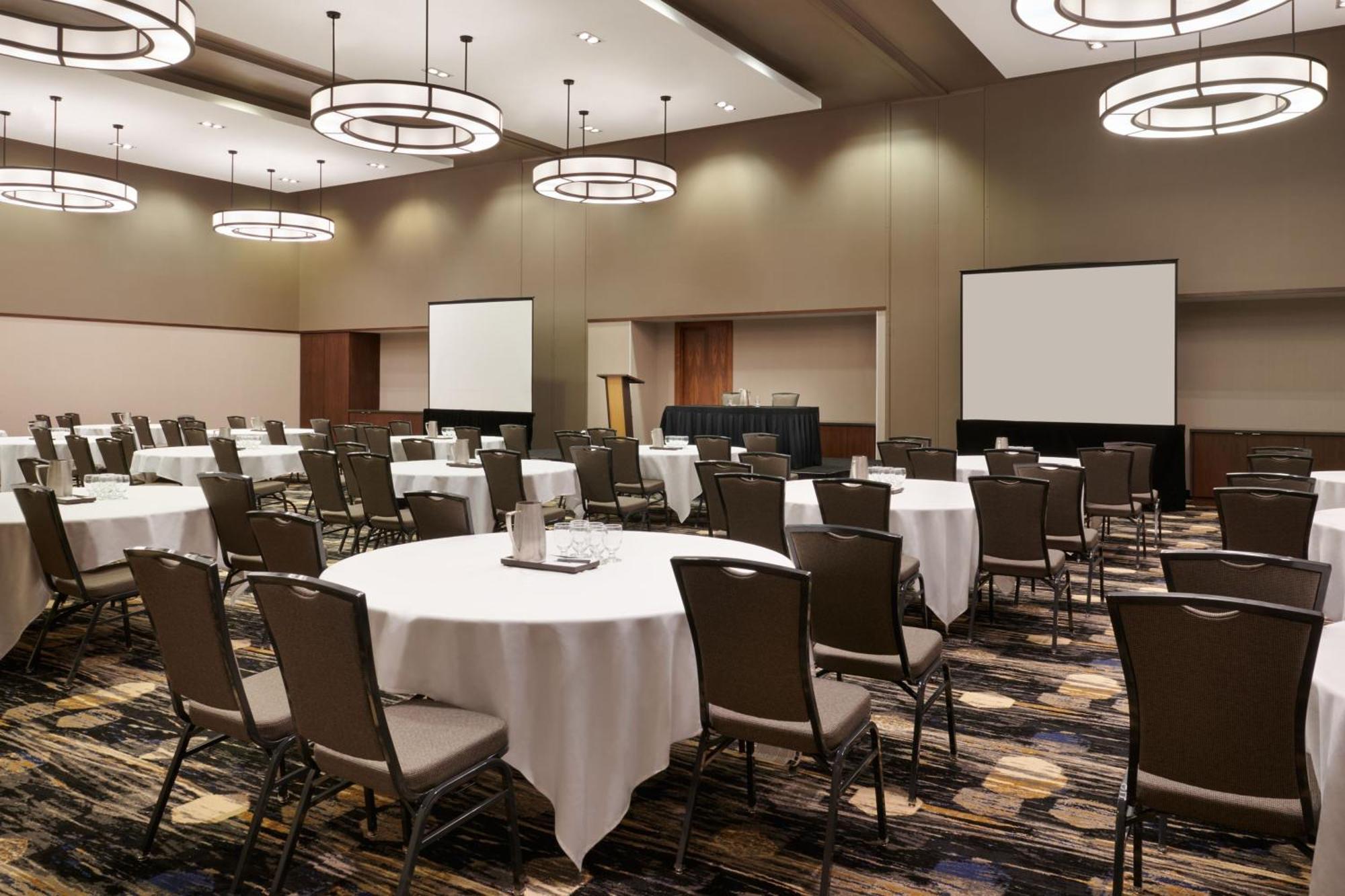 Hotel Courtyard By Marriott Calgary Airport Exterior foto