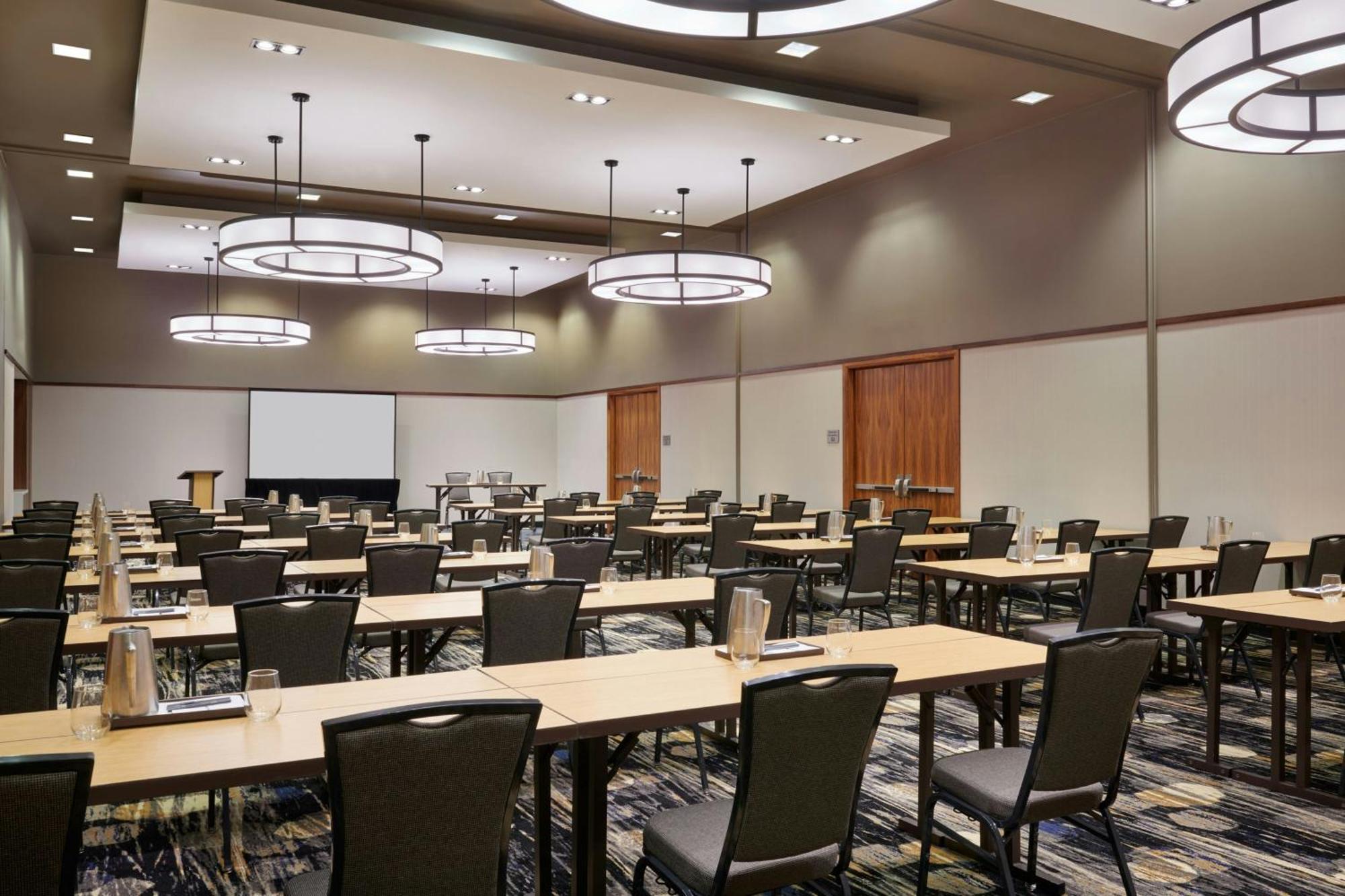 Hotel Courtyard By Marriott Calgary Airport Exterior foto